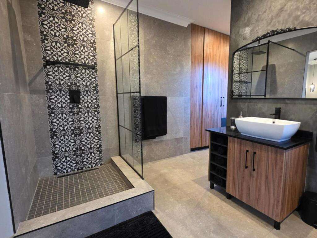 Self-catering apartment at Cranes Nest Guest House
